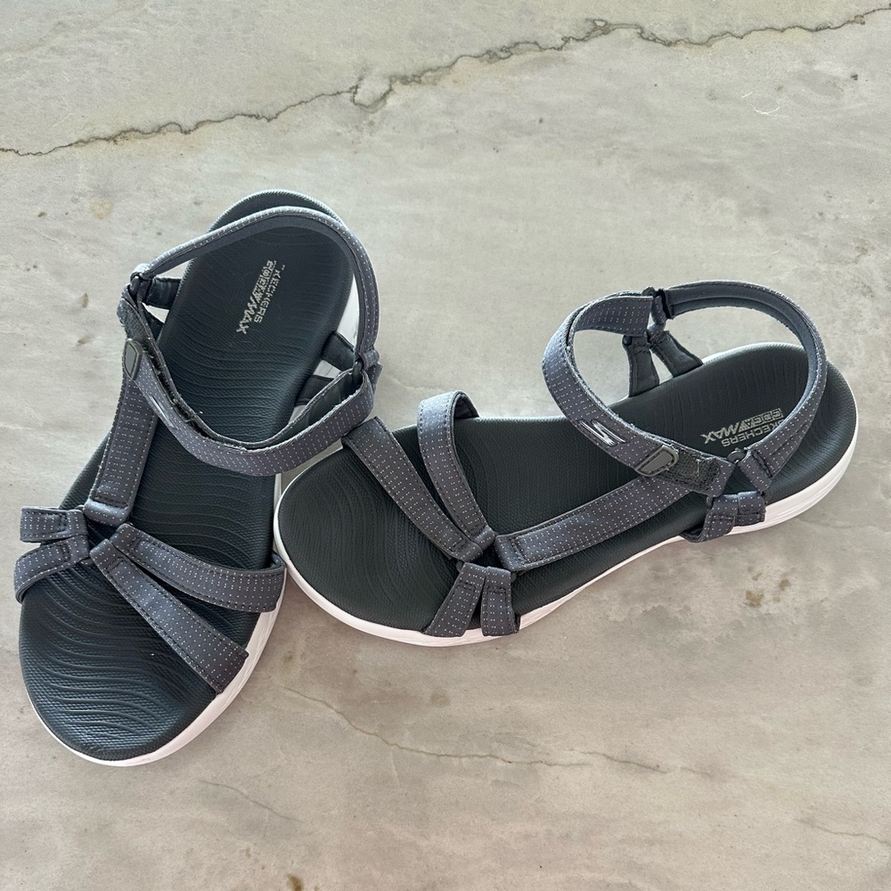 Comfort Trail Women’s Gray Strappy Sandals